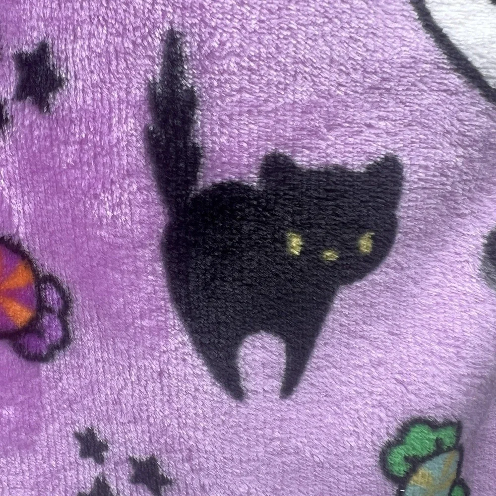 Hello Kitty Halloween Silk Touch Purple Throw Blanket Witchy Kitty 50 x 70 🎃